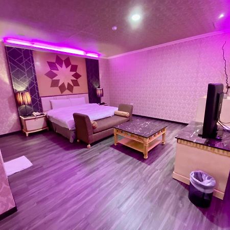 Huang Xing Motel Pingtung Екстериор снимка