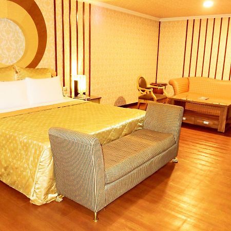 Huang Xing Motel Pingtung Екстериор снимка