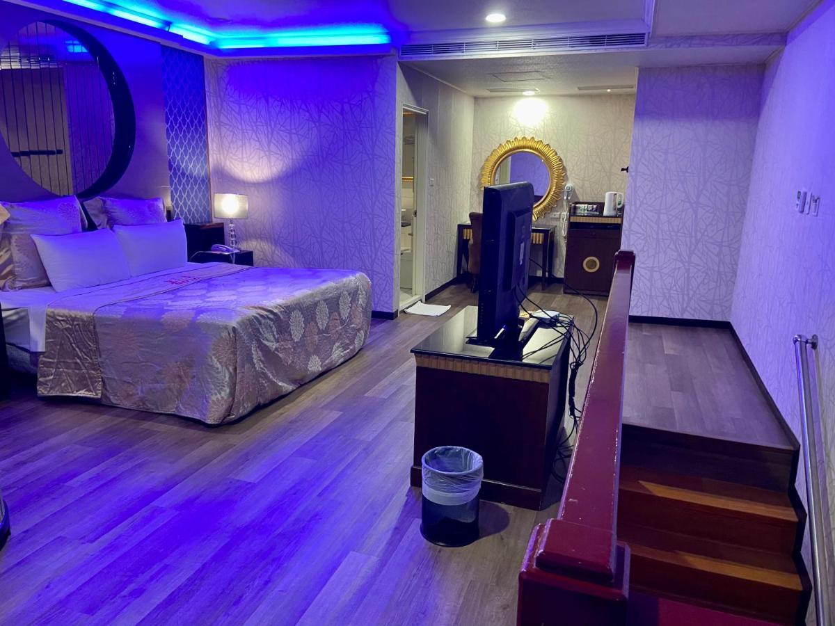 Huang Xing Motel Pingtung Екстериор снимка