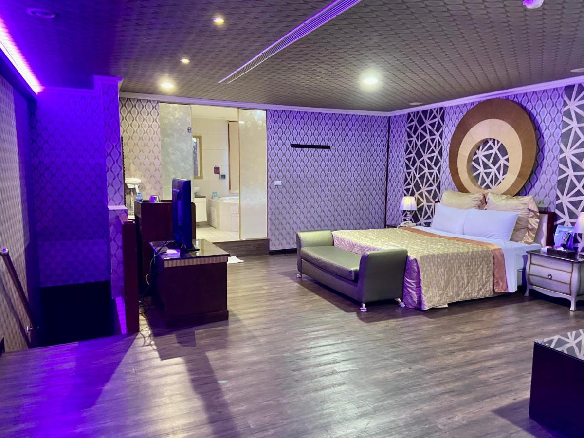 Huang Xing Motel Pingtung Екстериор снимка