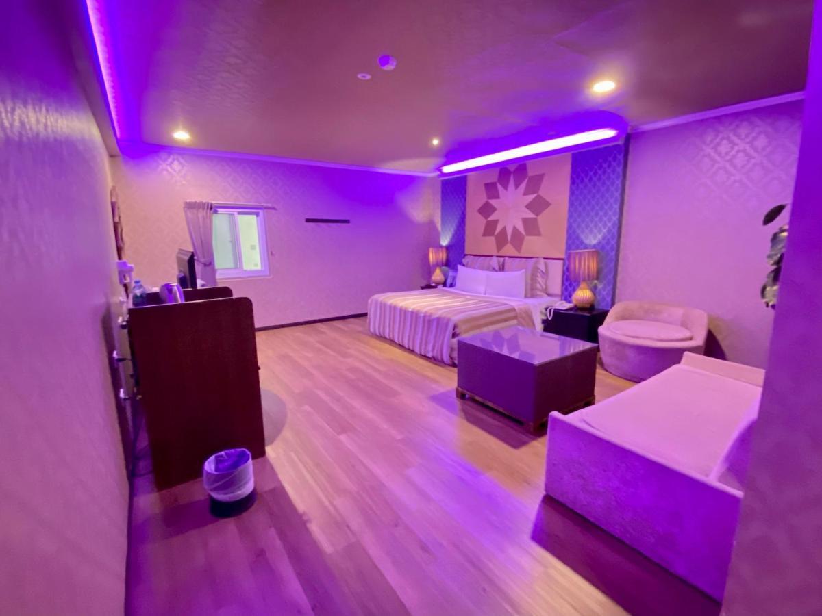Huang Xing Motel Pingtung Екстериор снимка
