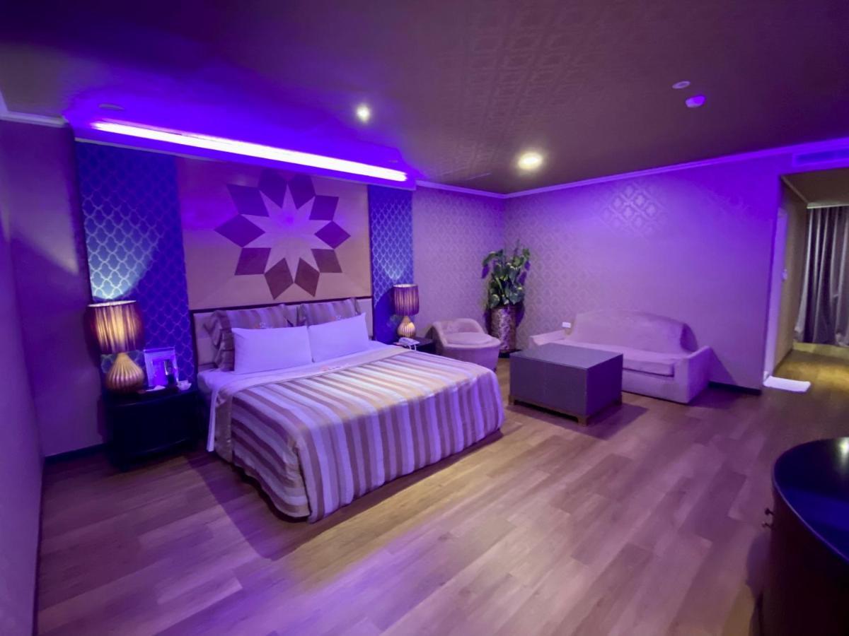 Huang Xing Motel Pingtung Екстериор снимка