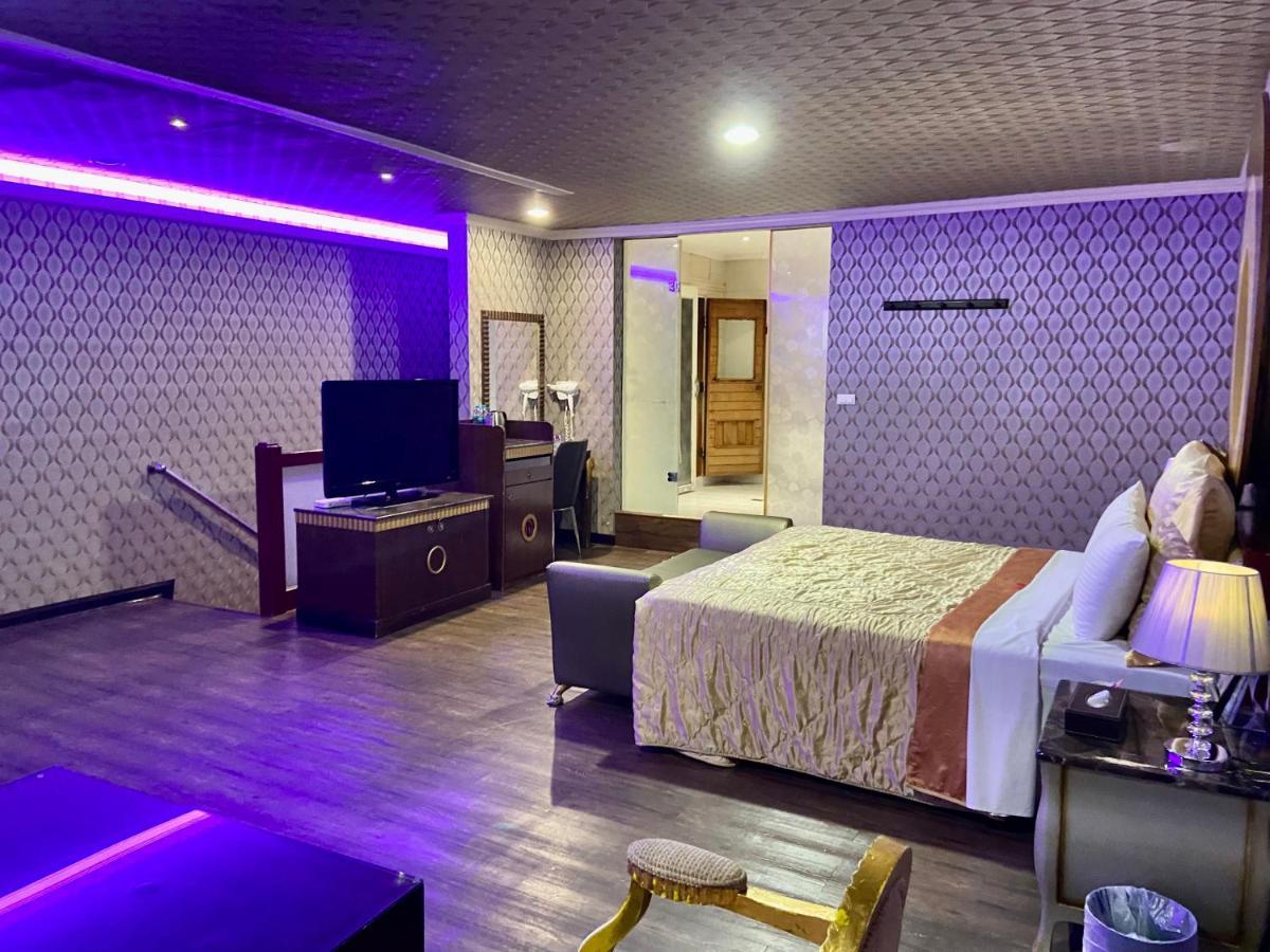 Huang Xing Motel Pingtung Екстериор снимка