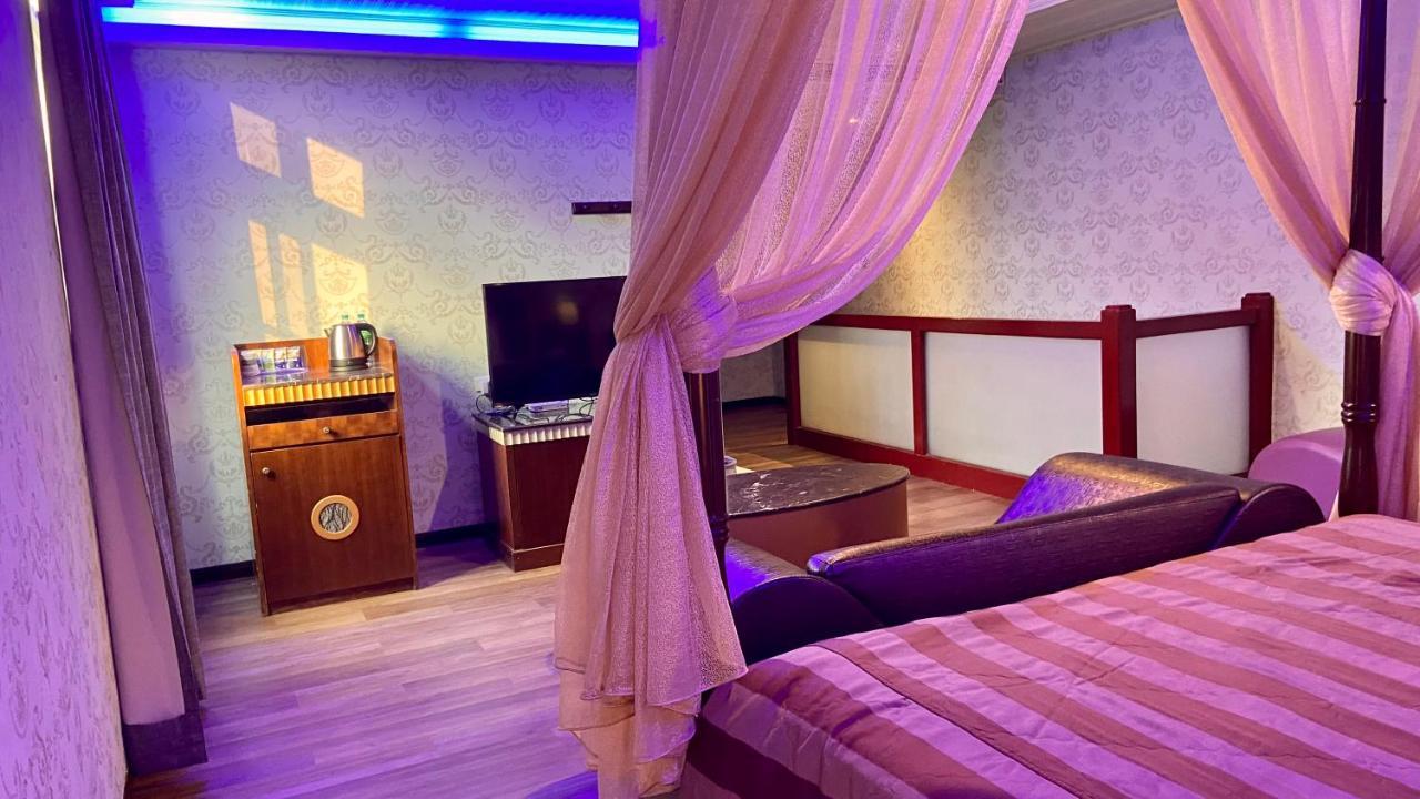 Huang Xing Motel Pingtung Екстериор снимка