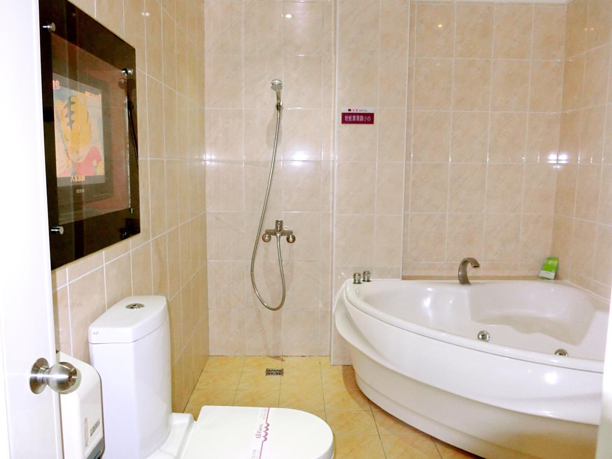 Huang Xing Motel Pingtung Екстериор снимка