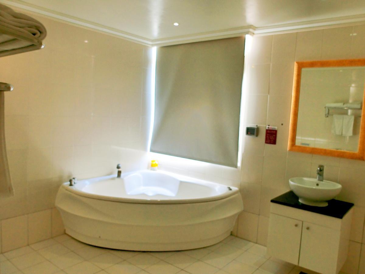 Huang Xing Motel Pingtung Екстериор снимка