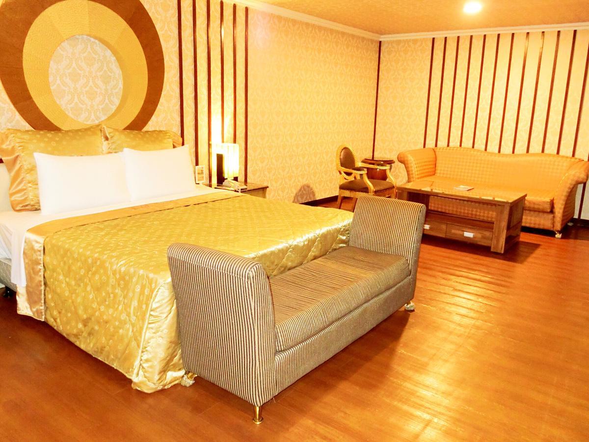 Huang Xing Motel Pingtung Екстериор снимка