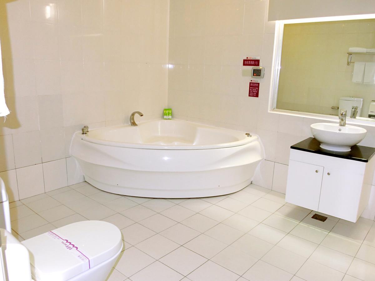 Huang Xing Motel Pingtung Екстериор снимка